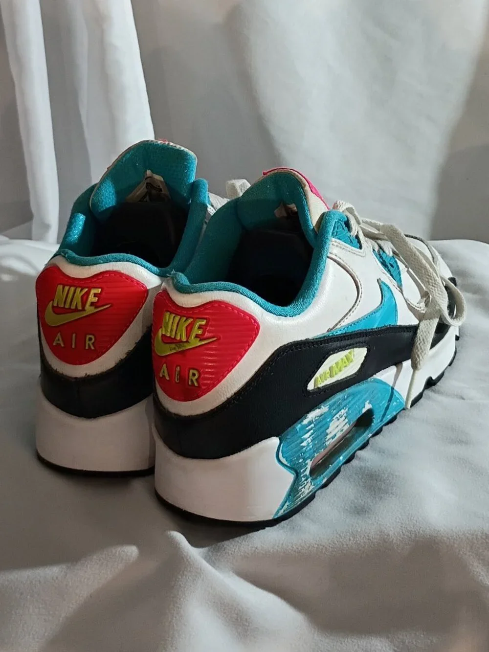 Girls Nike Air Max, Blue/White/Pink/Yellow, Size 5.5 Youth